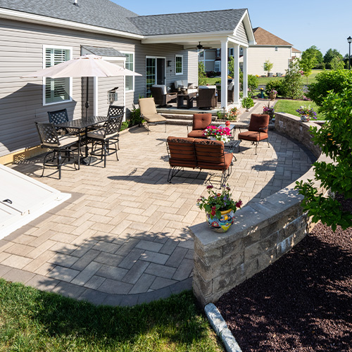 retaining wall and patio in Macungie