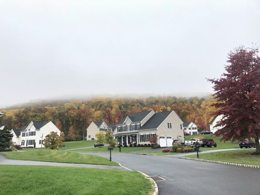 Lawn and landscaping for HOA community in Saucon Valley